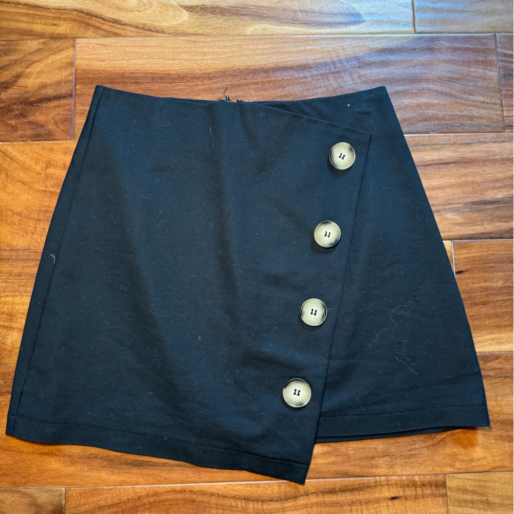 Black skirt